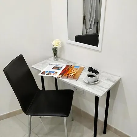 - Near Valletta & Sliema - Bus Lines * Hamrun