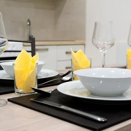 Homestay - Near Valletta & Sliema - Bus Lines Hamrun