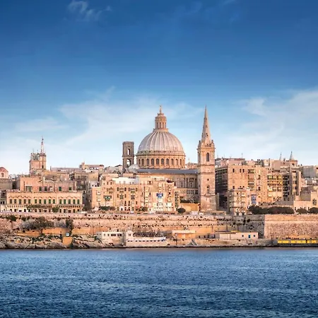 - Near Valletta & Sliema - Bus Lines Accommodatie bij particulieren *
