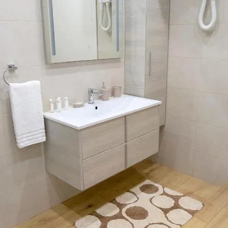 - Near Valletta & Sliema - Bus Lines *