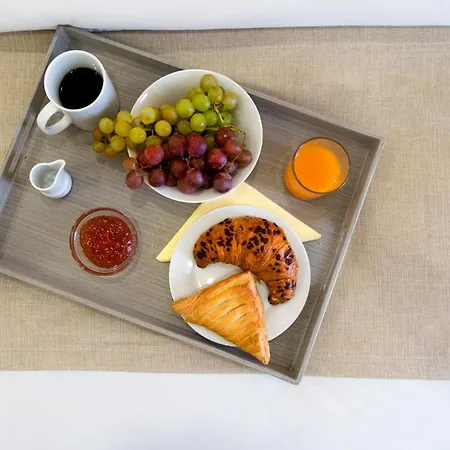 - Near Valletta & Sliema - Bus Lines Δωμάτια σε οικογενειακή κατοικία