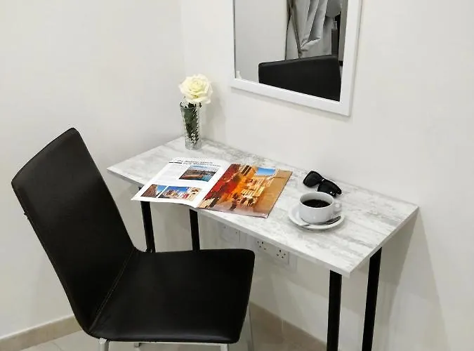 - Near Valletta & Sliema - Bus Lines * Hamrun