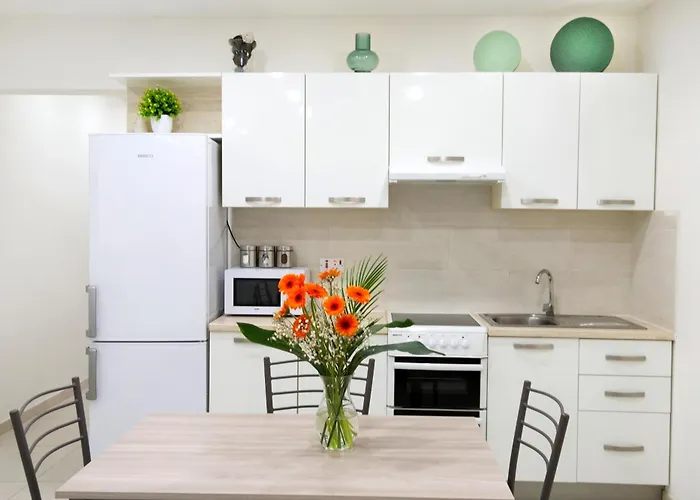 - Near Valletta & Sliema - Bus Lines *