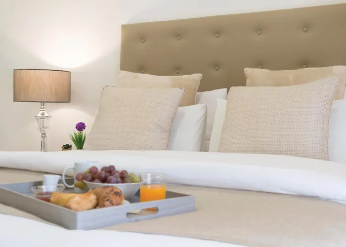 - Near Valletta & Sliema - Bus Lines Δωμάτια σε οικογενειακή κατοικία Hamrun