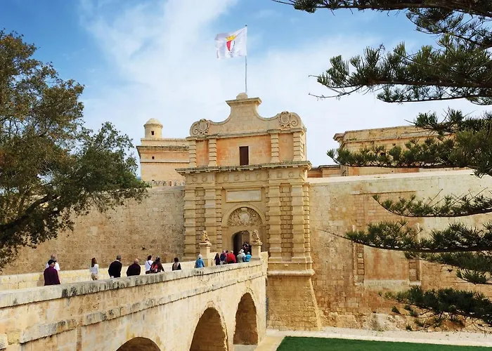 - Near Valletta & Sliema - Bus Lines *